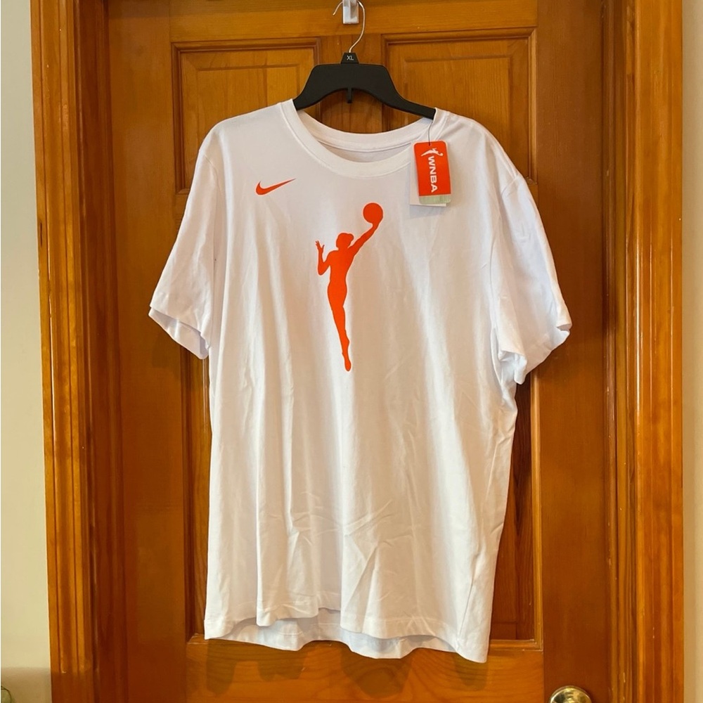 Nike WNBA Tee NWT